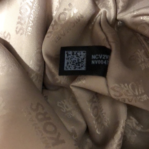 Michael Kors Shoulder/Crossbody Purse - Picture 10 of 10